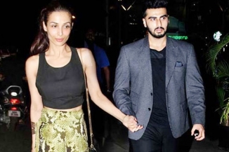 Arjun Kapoor Caught Coming Out Of Malaika Arora Khan&rsquo;s House At Midnight